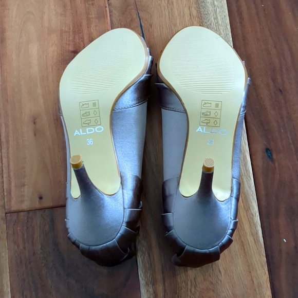 New Aldo heels, size 6. Beige color. - Picture 3 of 6